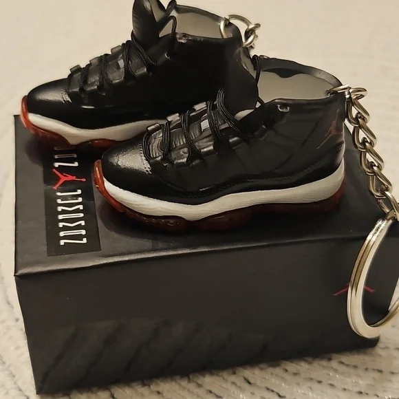 Jordan 11 Keychains With Box - Picture 2 of 4
